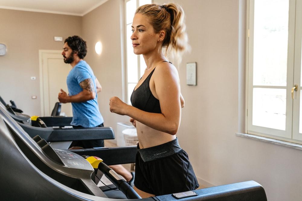 Bagni Di Pisa Palace & Thermal Spa - The Leading Hotels Of The World San Giuliano Terme Bagian luar foto A treadmill in use