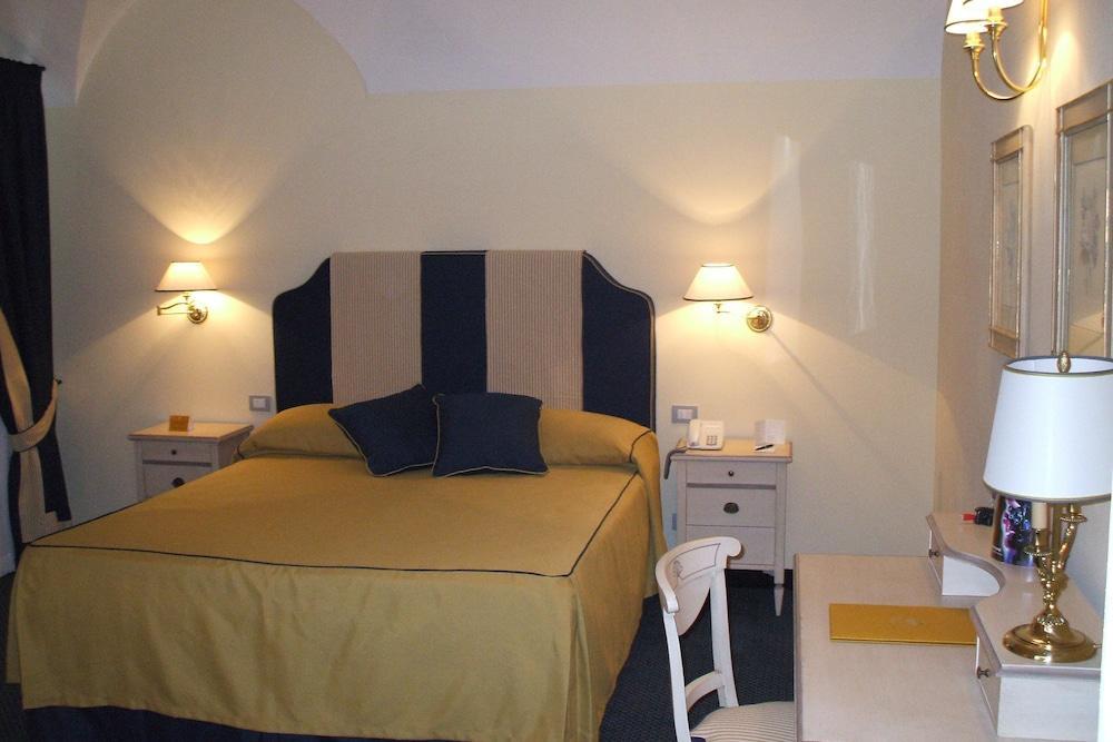 Bagni Di Pisa Palace & Thermal Spa - The Leading Hotels Of The World San Giuliano Terme Bagian luar foto A room at the hotel