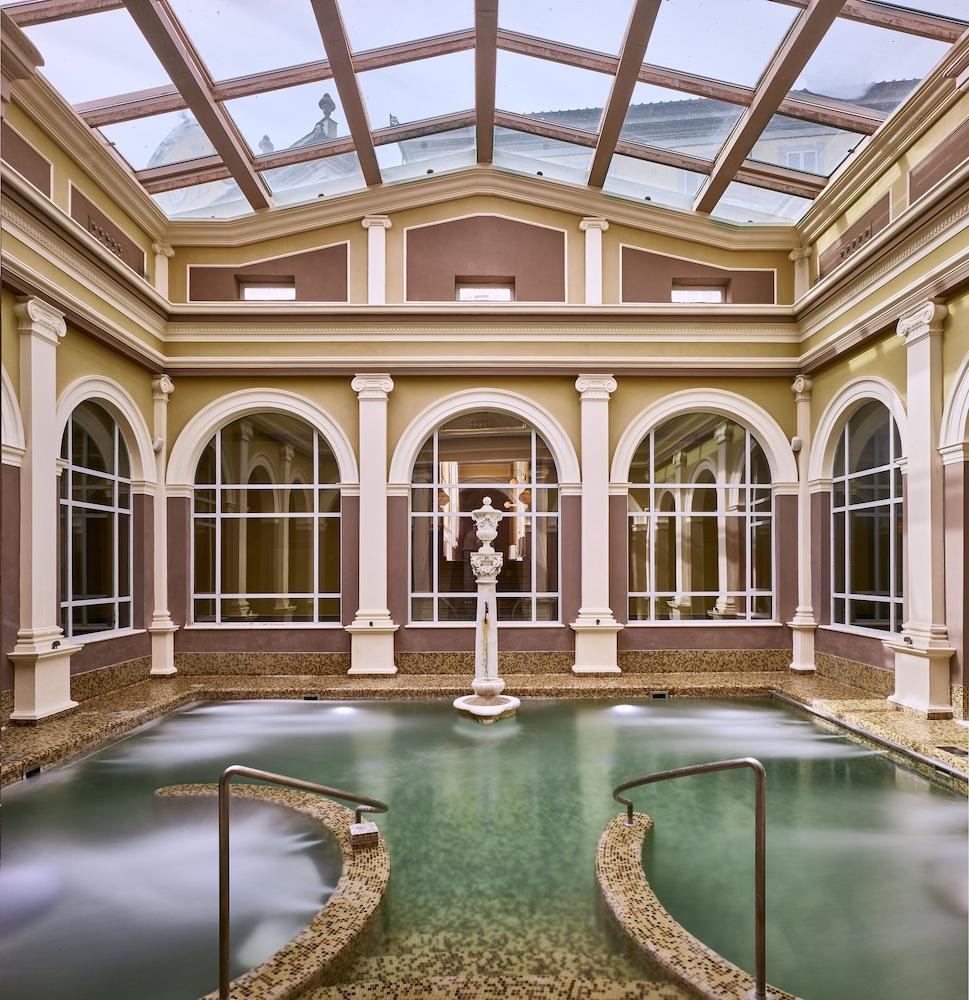 Bagni Di Pisa Palace & Thermal Spa - The Leading Hotels Of The World San Giuliano Terme Bagian luar foto The spa at The Westin